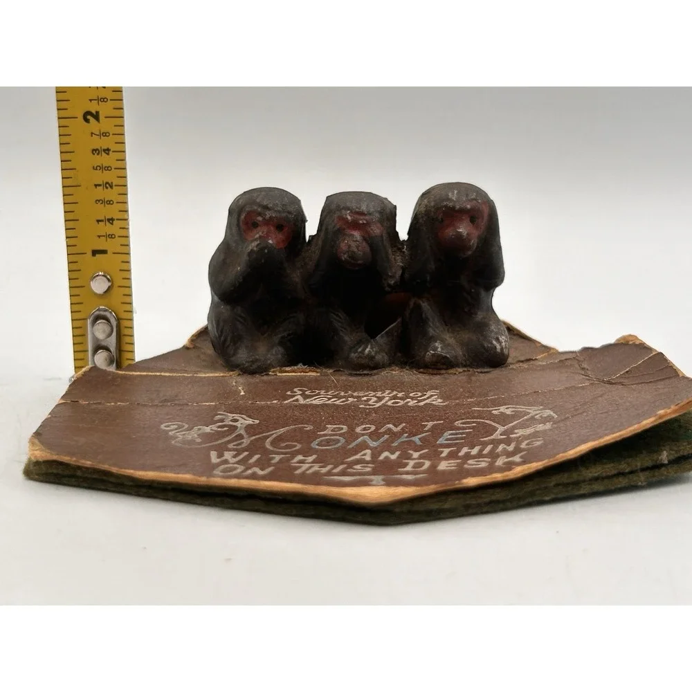 Don't Monkey‎ With Anything On Desk New York Felt Desk Blotter Souvenir
